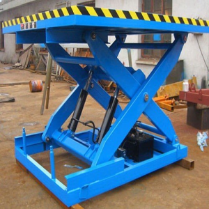 Bàn nâng thủy lực giúp giải quyết các vấn đề trong vận chuyển hàng hóa